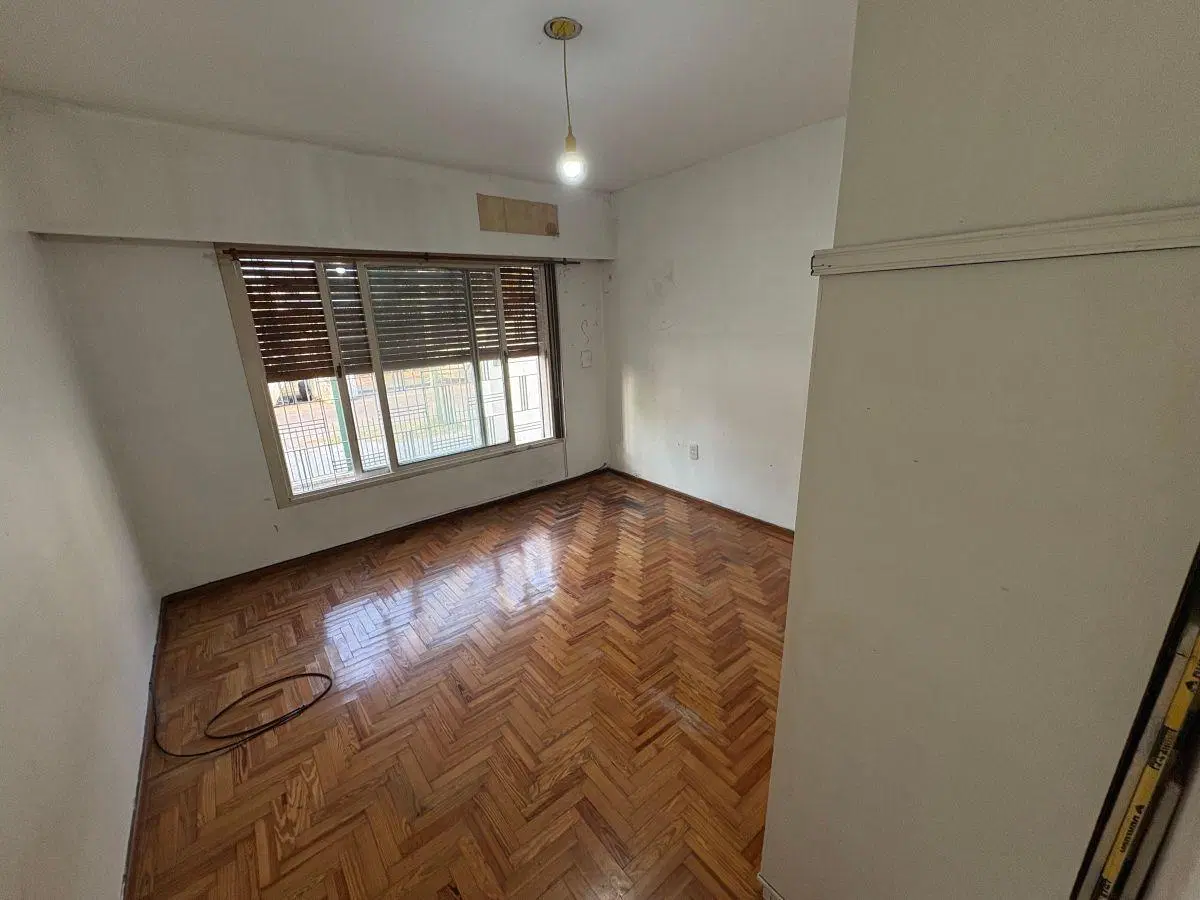 Casa Americana 3 Ambientes en Venta - Apto Crédito - 275m2 - Morón Sur 8