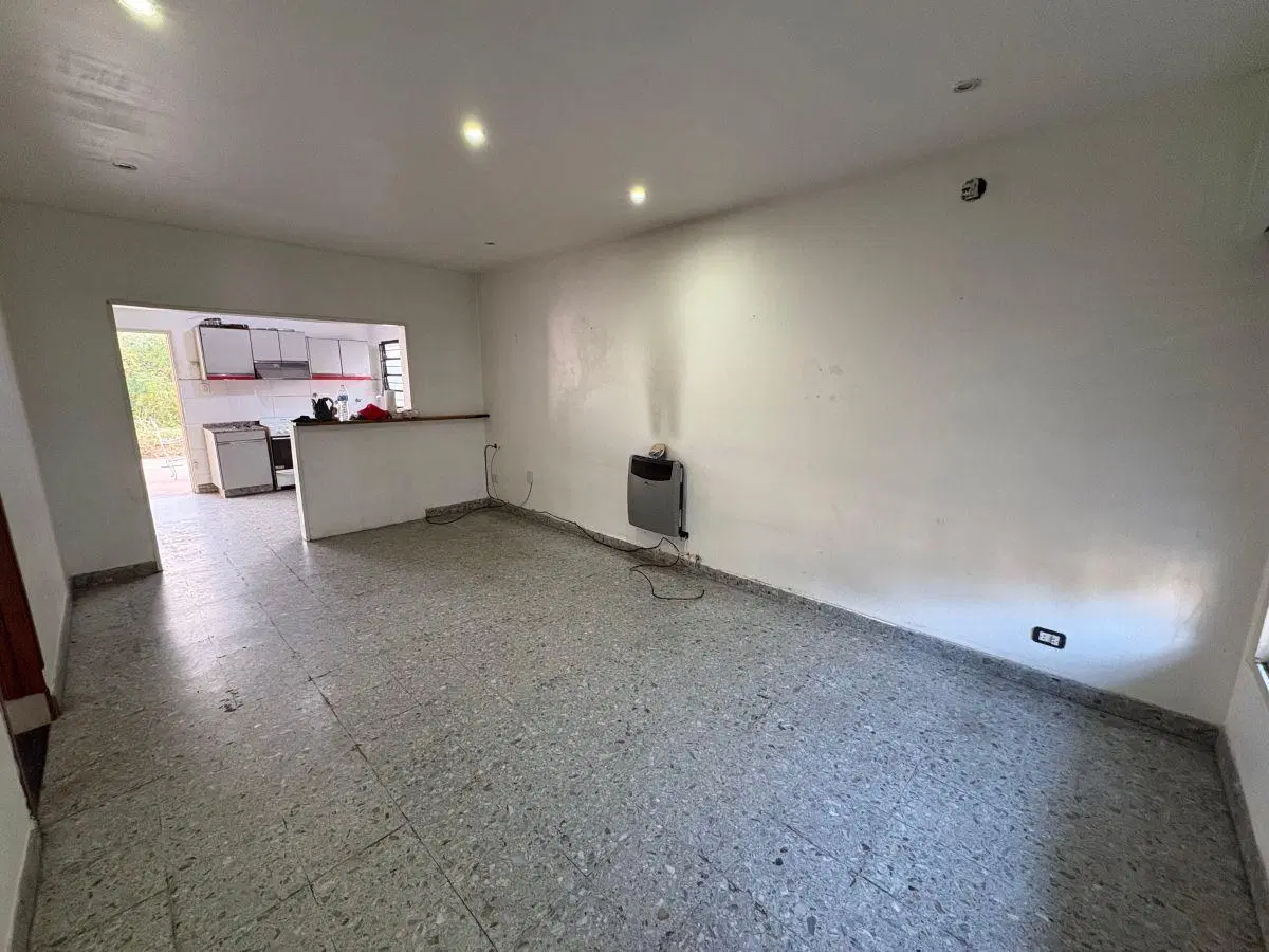Casa Americana 3 Ambientes en Venta - Apto Crédito - 275m2 - Morón Sur 5