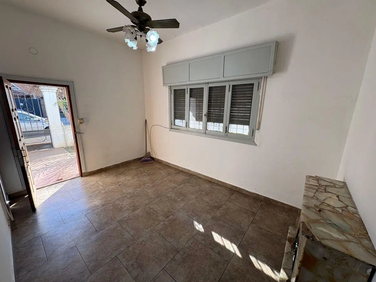 Casa 3 Ambientes en Alquiler - Cochera Cubierta - Fondo Libre - Terraza - Morón Sur 4