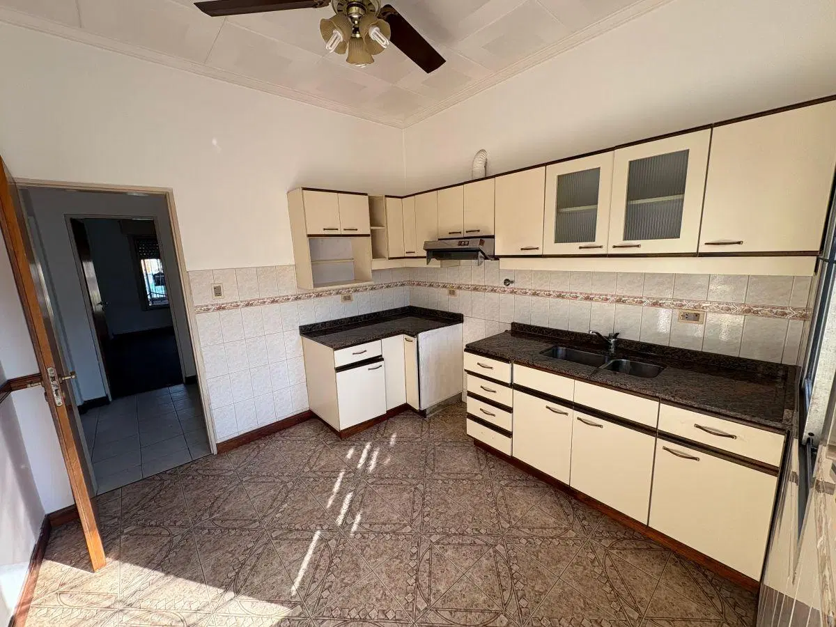 Casa 3 ambientes en Alquiler - Patio con parrilla y lavadero - Terraza - Morón Sur 8
