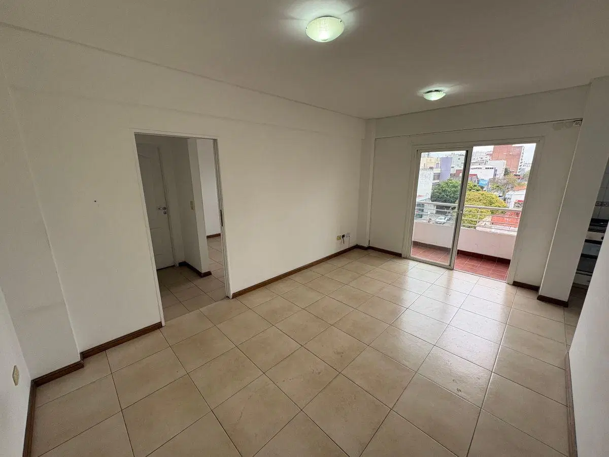 Departamento 2 ambientes en Alquiler - 40m2 - Excelente ubicación - Morón Centro 3