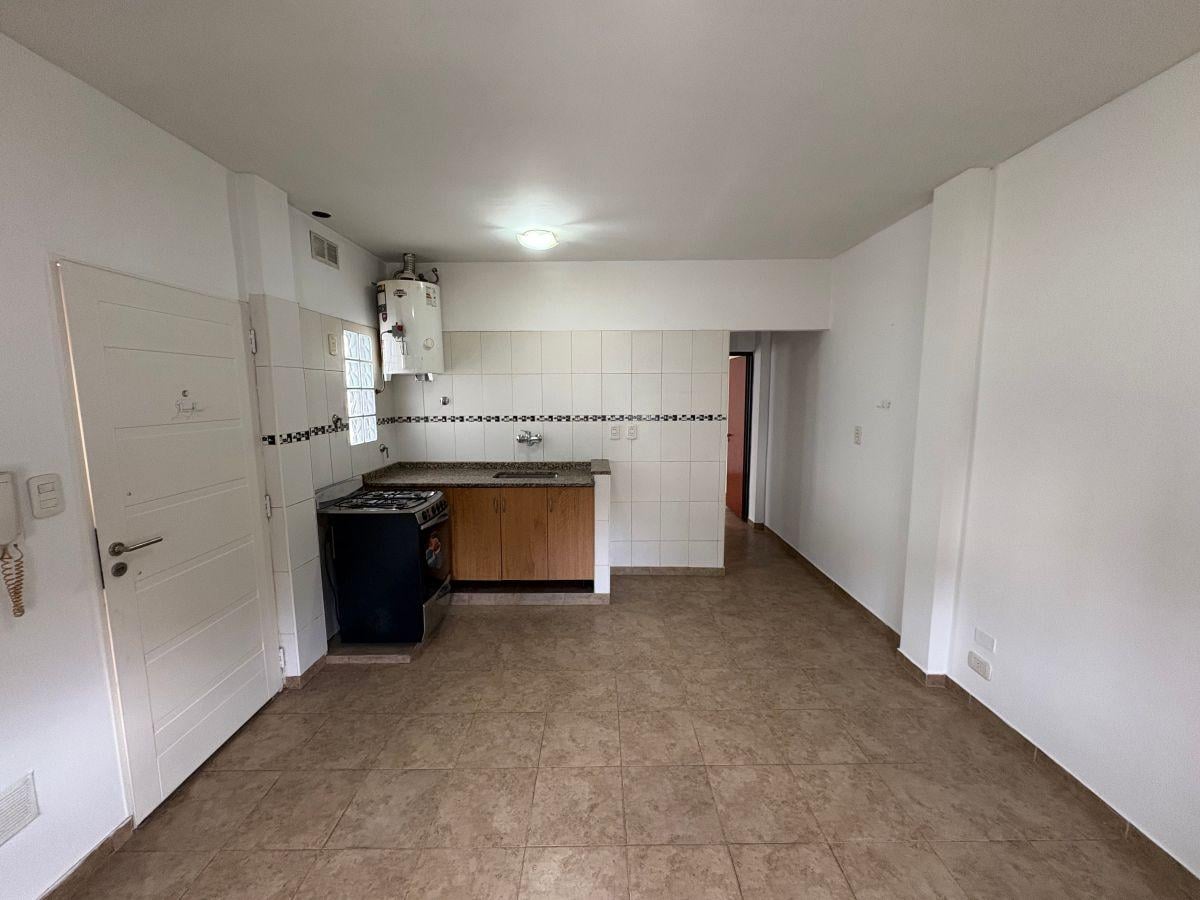 Foto de Departamento 2 Ambientes en Alquiler - Planta Baja - Bajas Expensas, imagen 3
