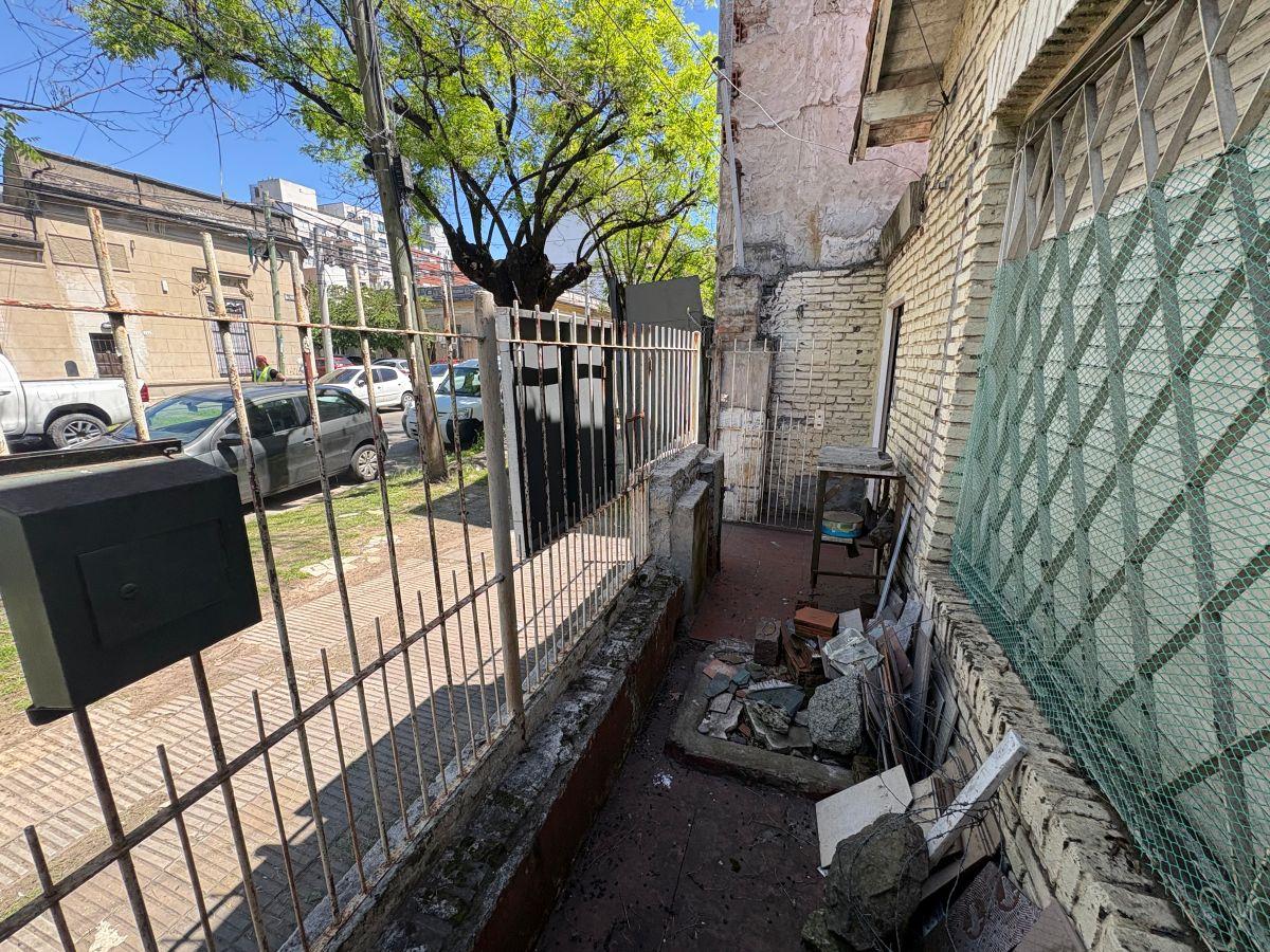 Foto de Casa 3 Ambientes a Reciclar en Venta - Ideal Inversor/Desarrollador, imagen 2