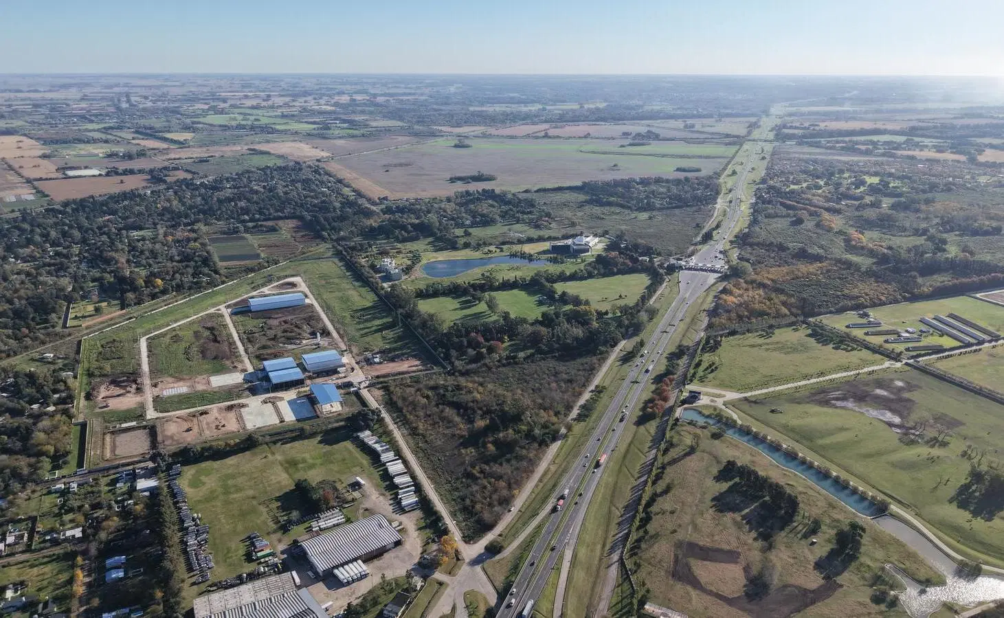 Terreno 6 hectareas en el KM 56 del Acceso Oeste 5