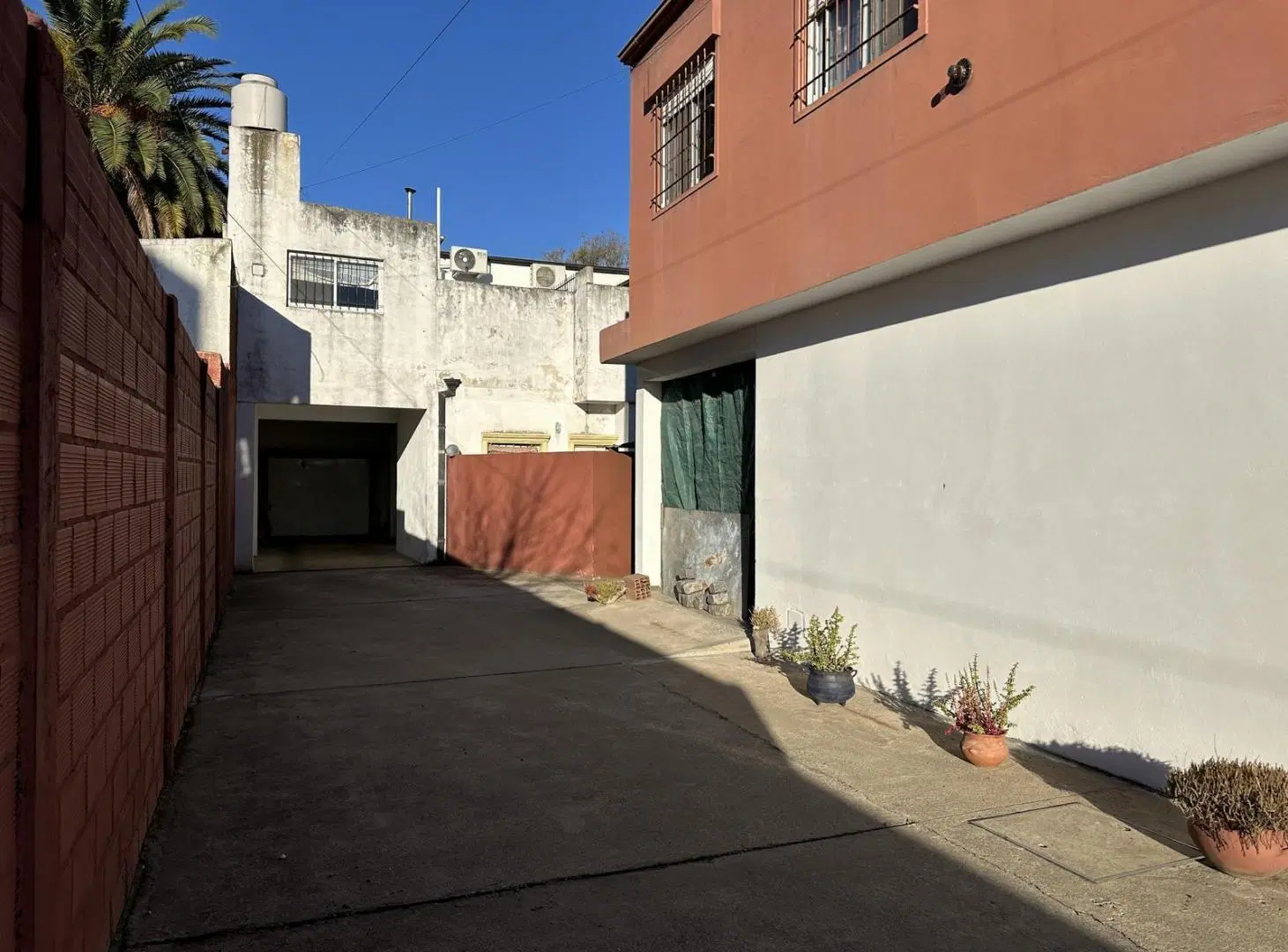 CASA VENTA LUJAN CENTRO 4 AMBIENTES EXCELENTE ESTADO SIN EXPENSAS 2