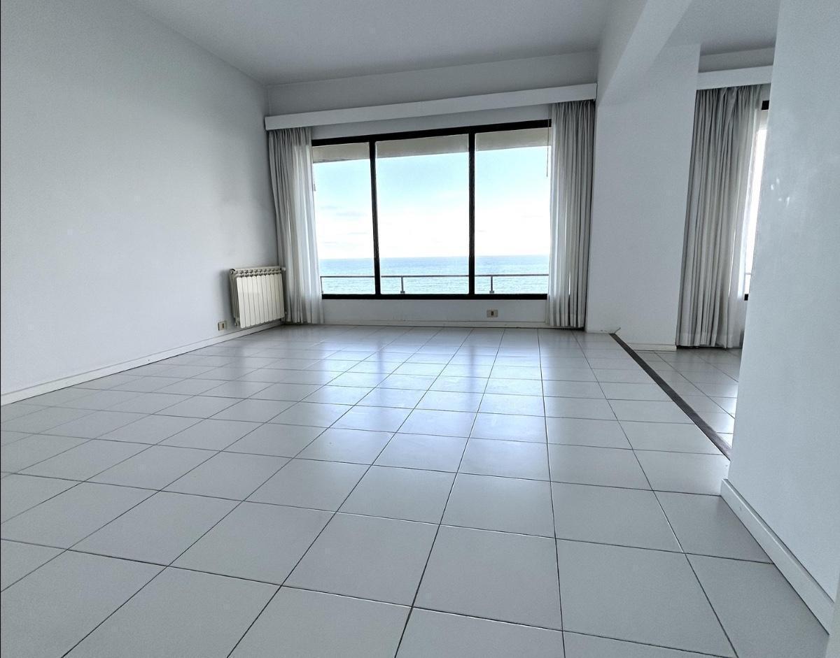 Foto de Departamento Venta Playa Grande 5 ambientes Cochera Baulera, imagen 1
