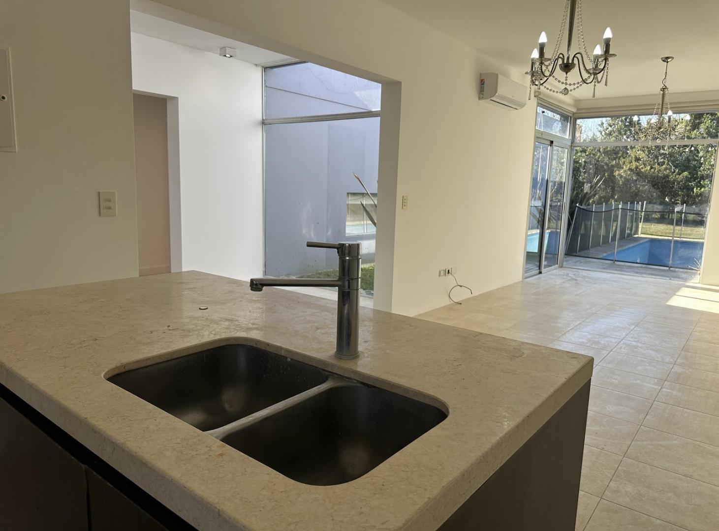 Foto de CASA VENTA SAN PATRICIO, imagen 2