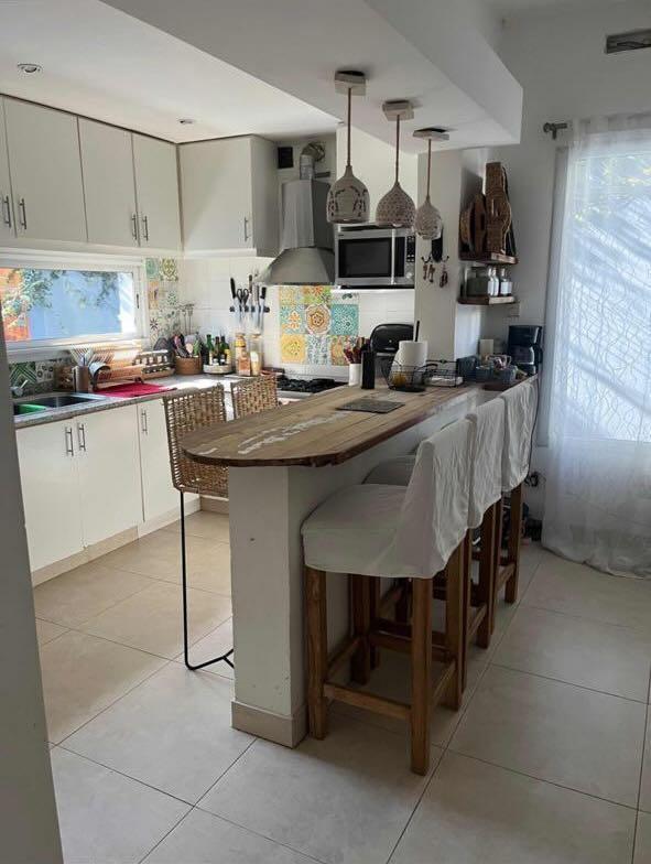 Foto de BELLA VISTA CASA BARRIO CERRADO CON PORTON Excelente CASA ALQUILER, imagen 2