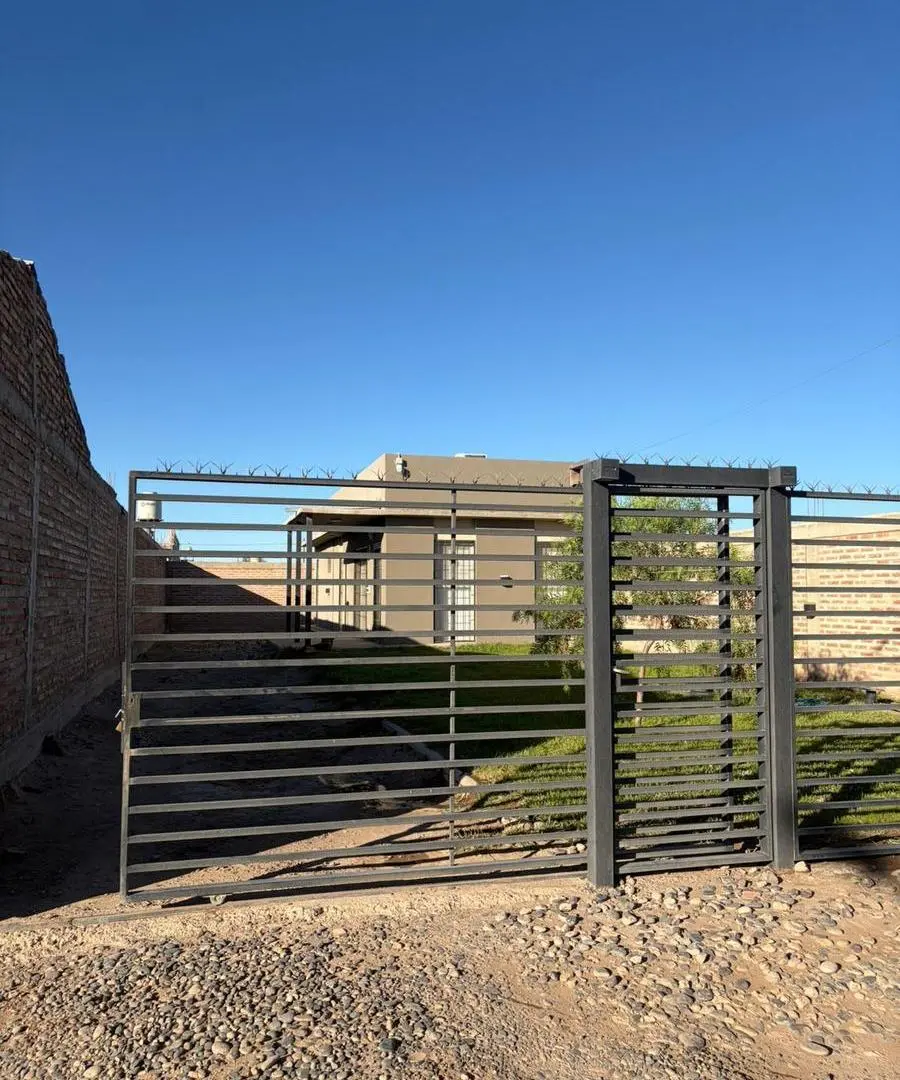 Casa en Alquiler Temporario - Centenario 4