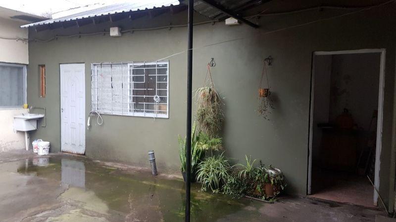 Casa 2 dormitorios. | CAZON al 6400