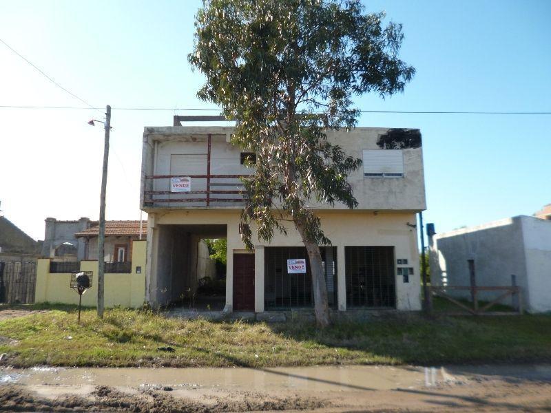 Casa 2 dormitorios. | Av. III al 4200