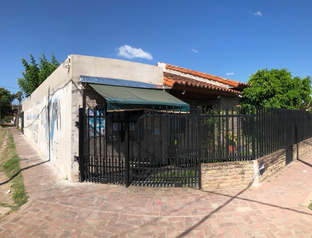 Casa 3 dormitorios. | OBLIGADO al 2700