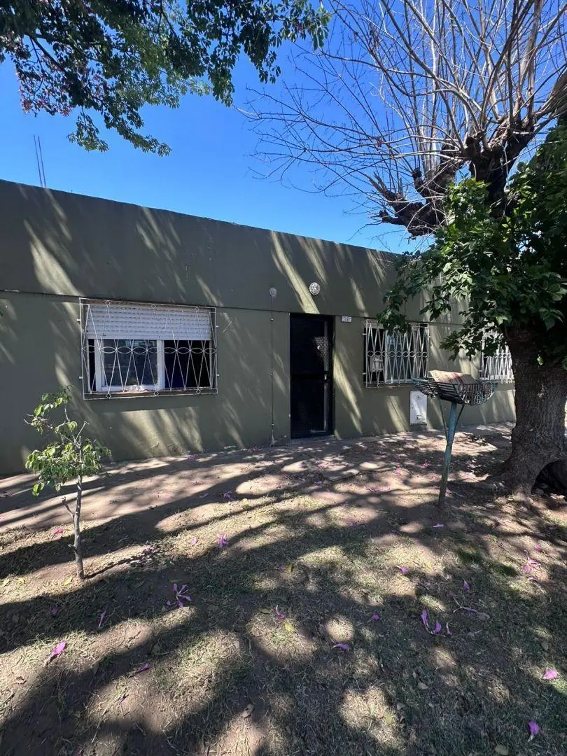 Casa 3 dormitorios. | SOBERANIA NACIONAL al 2400 2