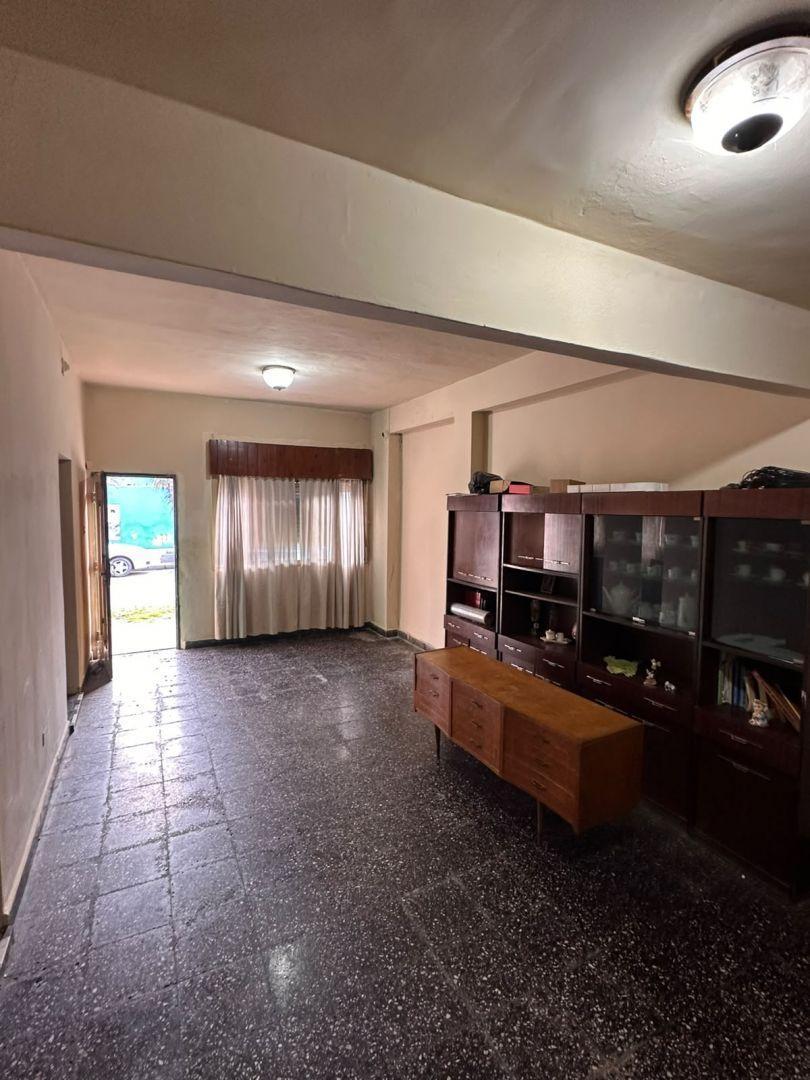 Foto de Casa 3 dormitorios. | LOPEZ MAY al 2500, imagen 3