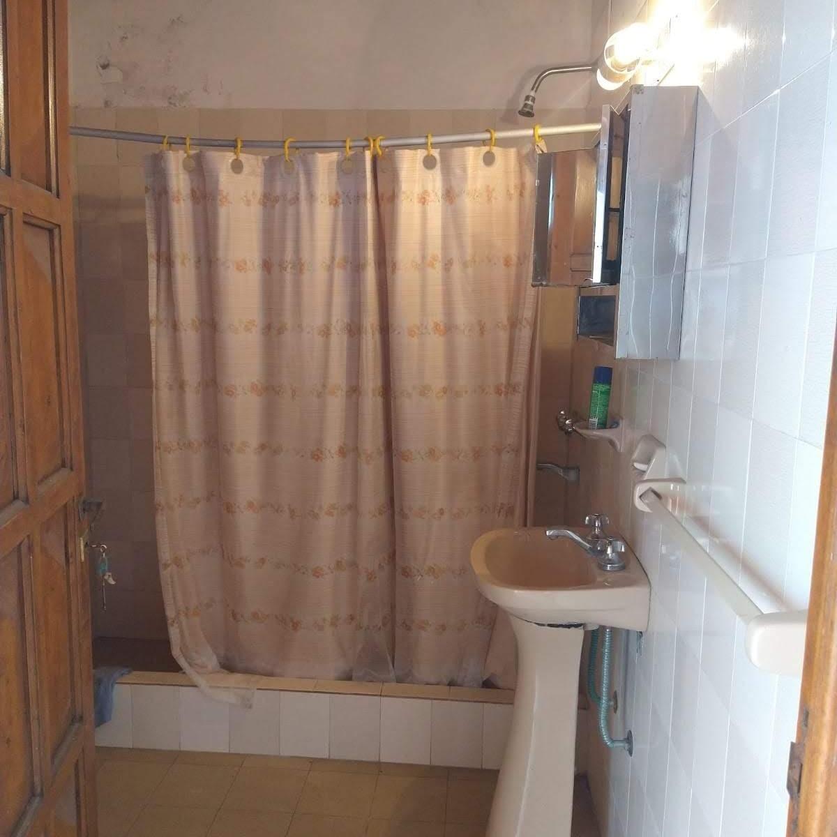 Gran Casa en Lote Propio en Mar del Tuyu Sobre Calle 3 4