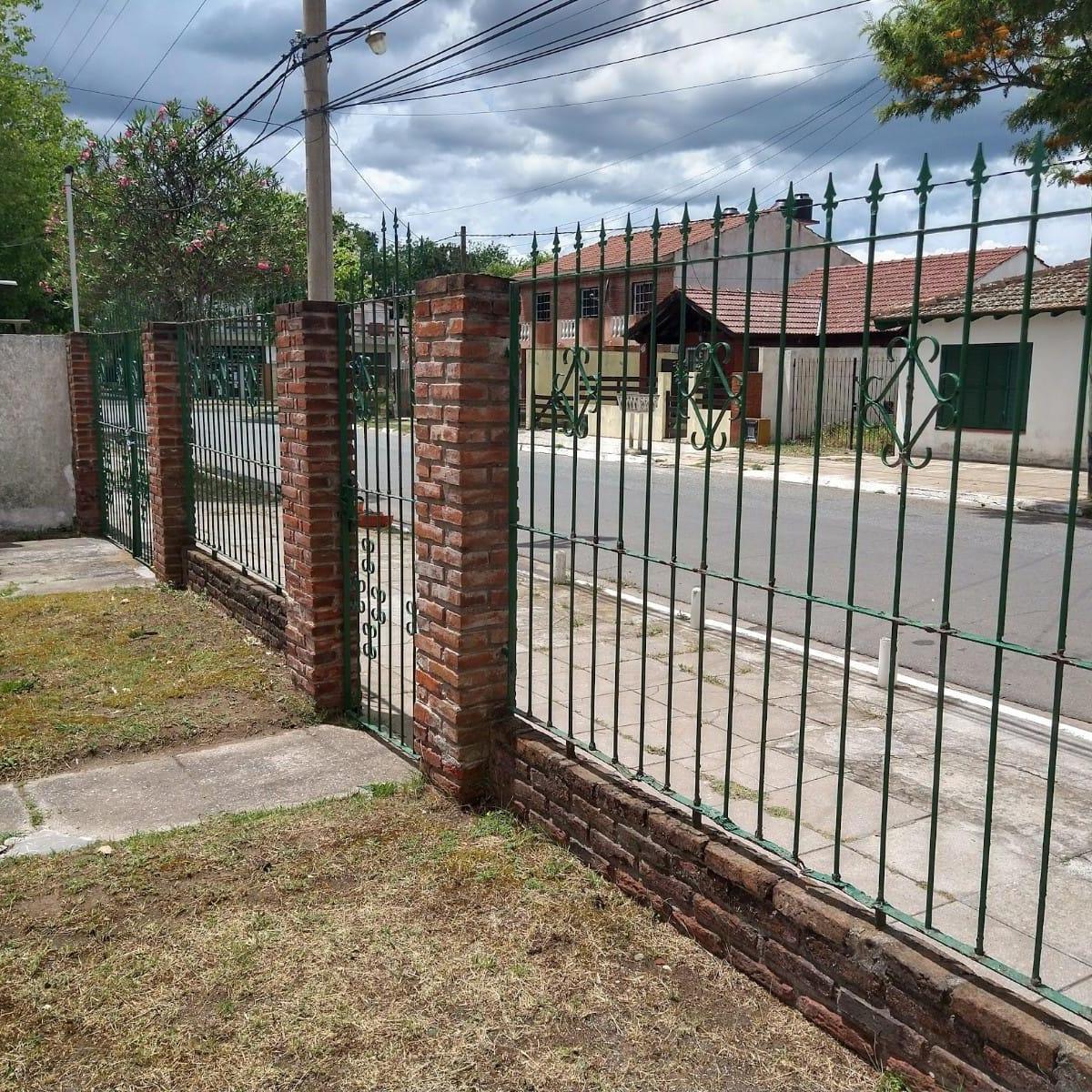 Gran Casa en Lote Propio en Mar del Tuyu Sobre Calle 3 3