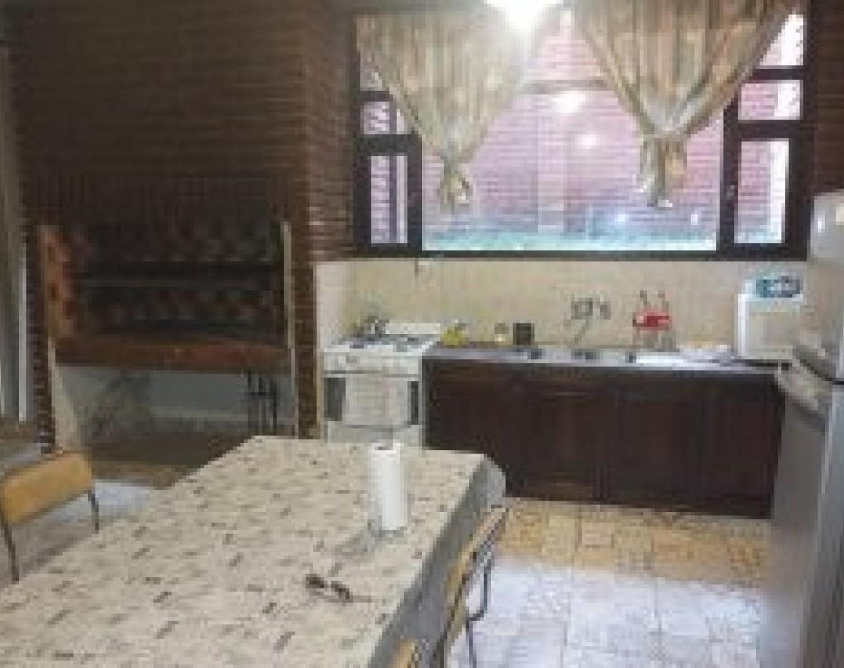 Importante Propiedad de 8 Ambierntes en El Corazon de San Carlos. 2