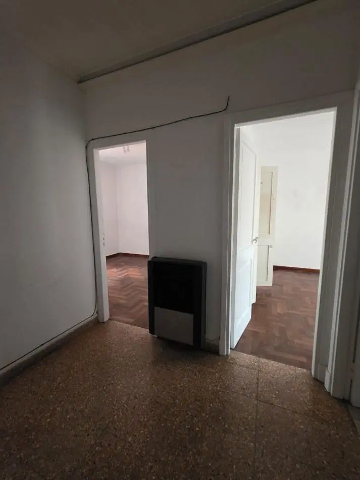 ALQUILER 24 MESES. PH 3 AMBIENTES CON DEPENDENCA EN PLANTA ALTA. ZONA GUEMES 4