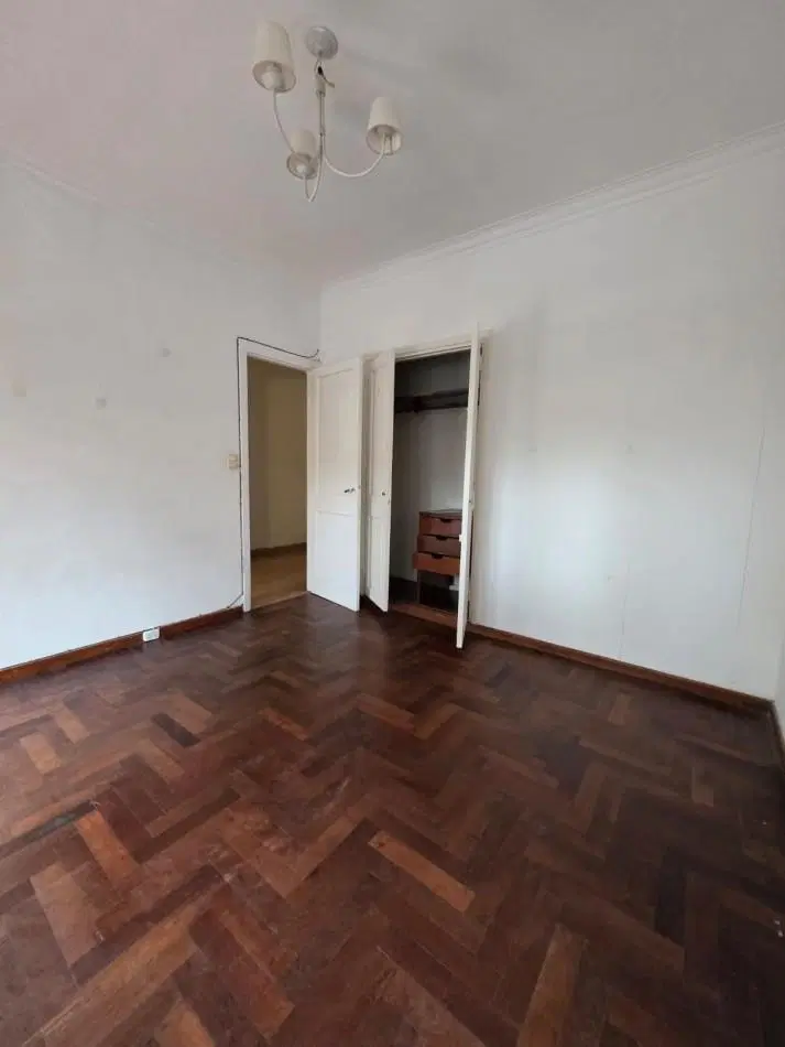 ALQUILER 24 MESES. PH 3 AMBIENTES CON DEPENDENCA EN PLANTA ALTA. ZONA GUEMES 2