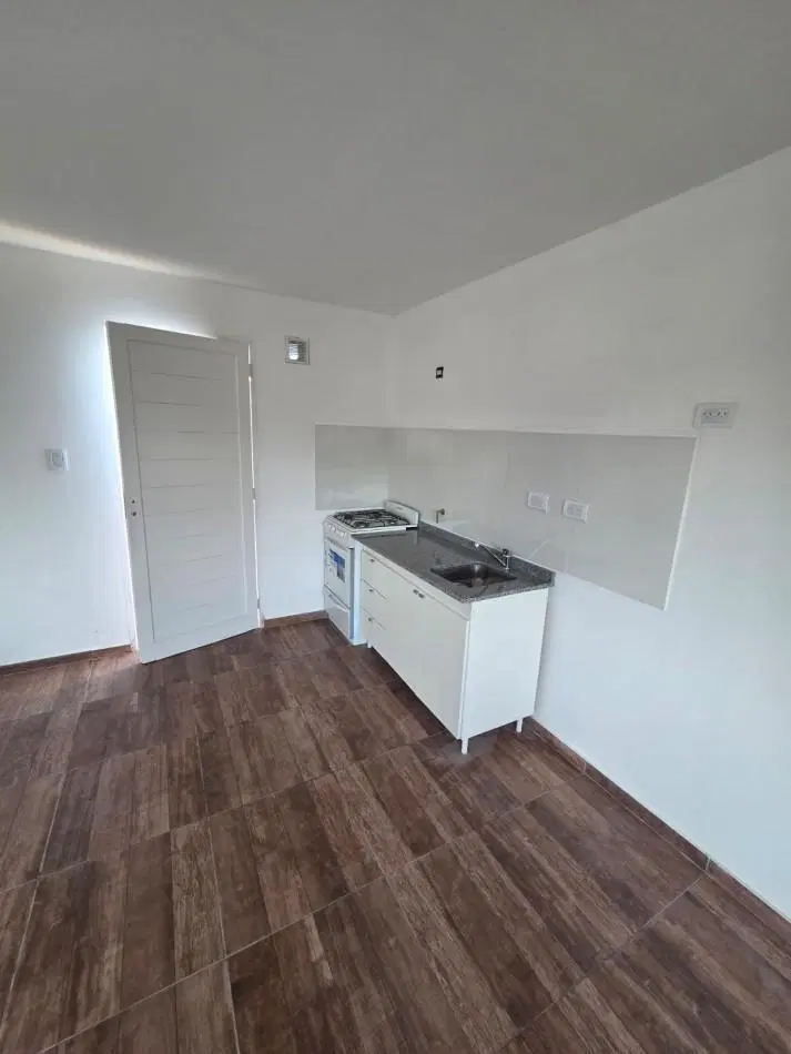 PH EN VENTA. 3 AMBIENTES A ESTRENAR. PRIMER PISO POR ESCALERA. DON BOSCO 2