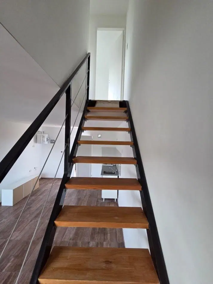 PH EN VENTA. 3 AMBIENTES A ESTRENAR. PRIMER PISO POR ESCALERA. DON BOSCO 4