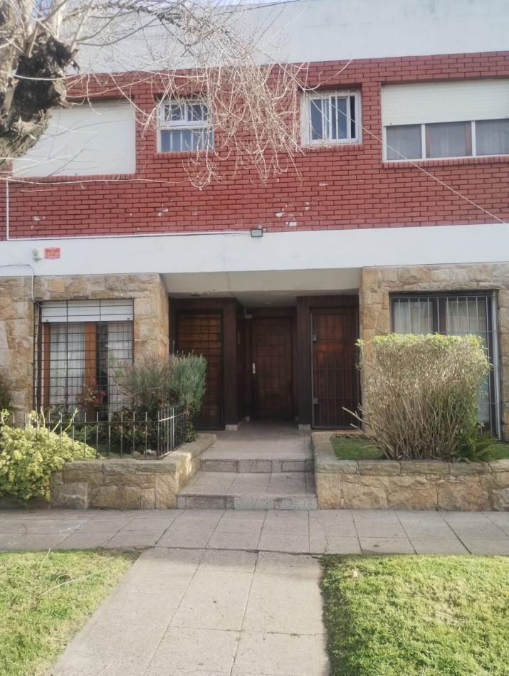 Foto de PH DE 2 AMBIENTES AMPLIOS CON PATIO Y JARDIN. PUNTA MOGOTES, imagen 2
