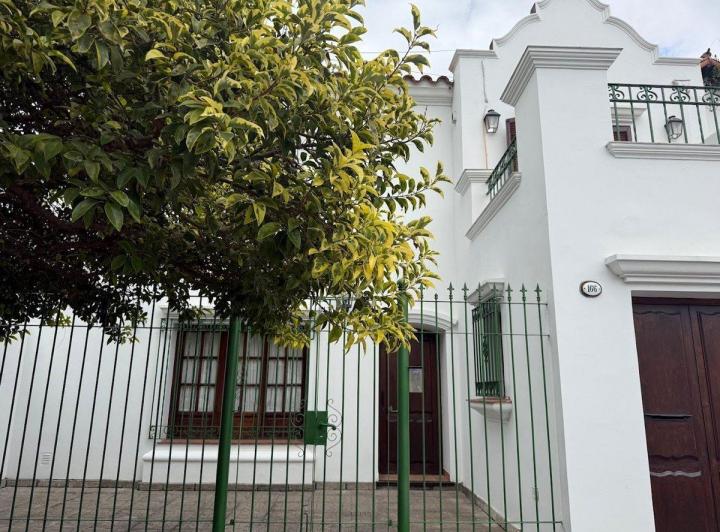 CASA EN VENTA EN ZONA RESIDENCIAL DE SALTA 3