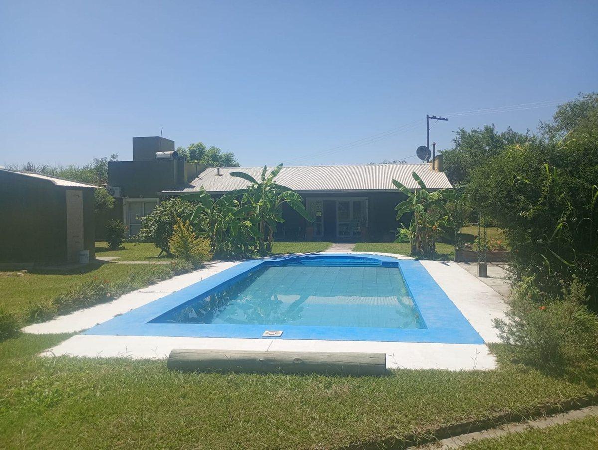 EN VENTA CASA DE 3 DORMITORIOS CON PILETA