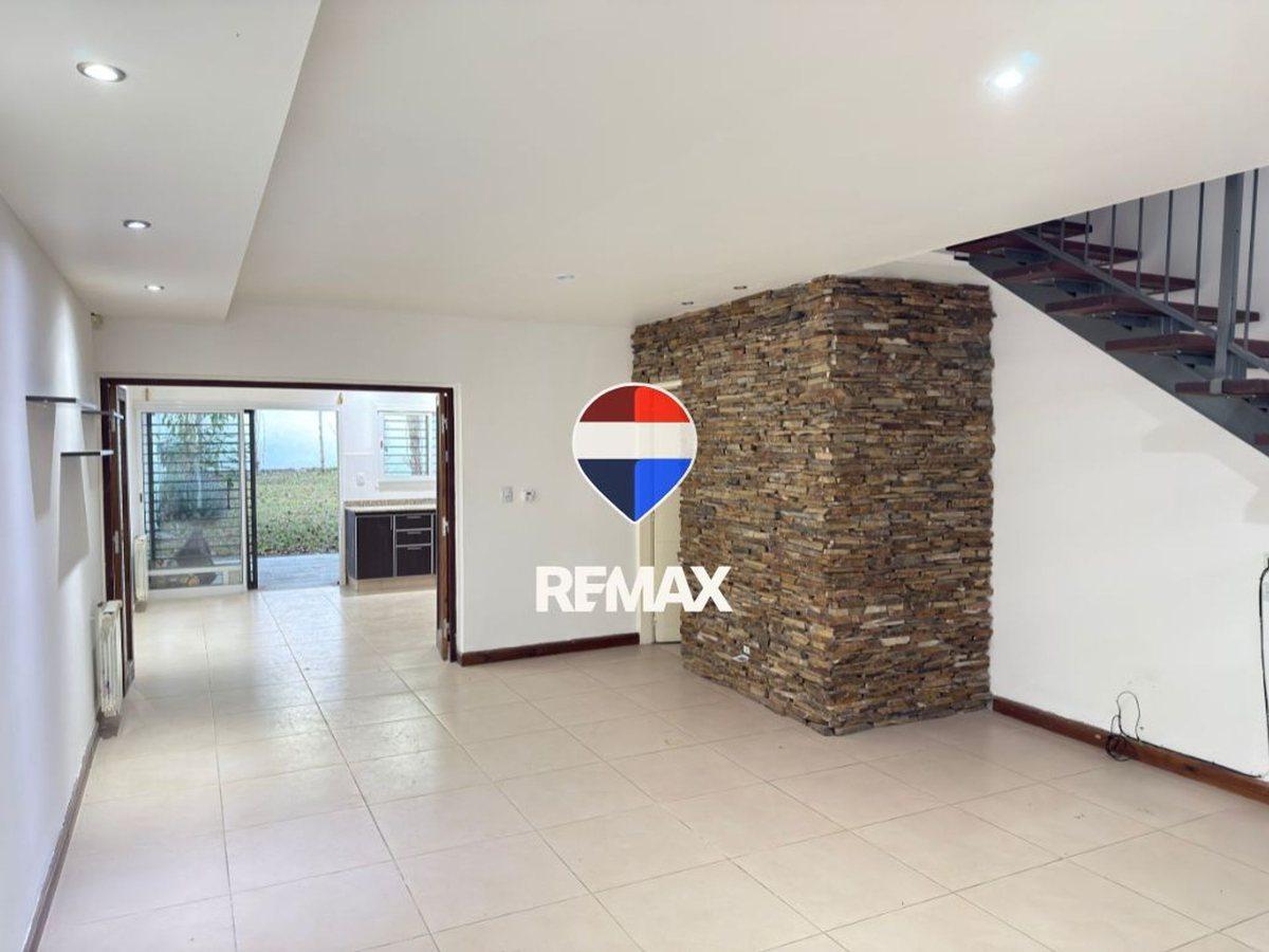 EN VENTA CASA 3 DORMITORIOS B° GRAND BOURG