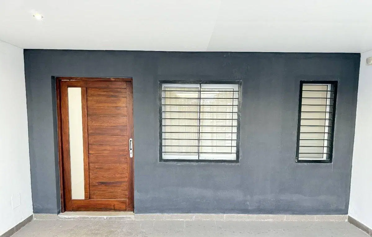 EN VENTA CASA 3 DORMITORIOS B° GRAND BOURG 5