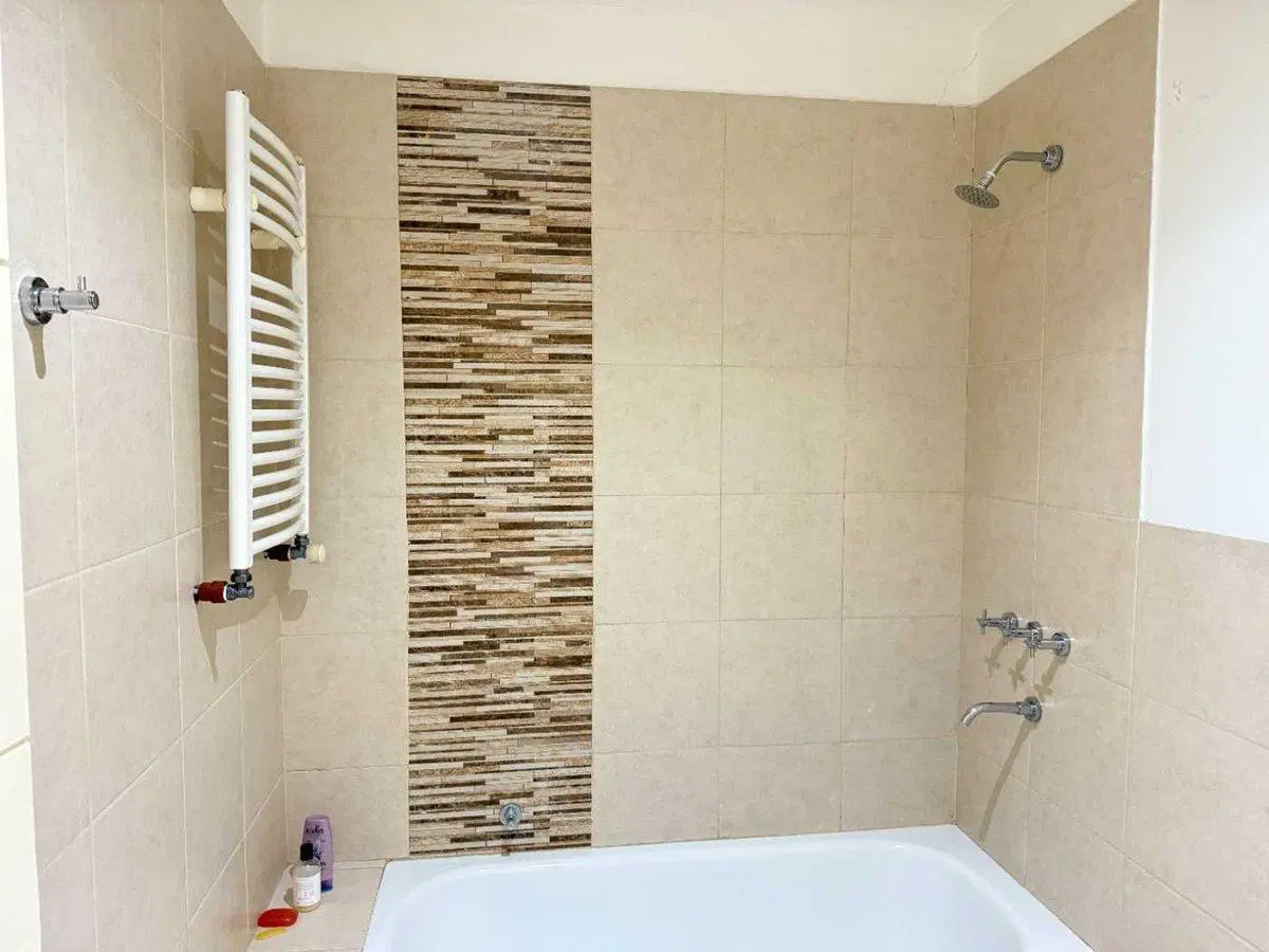 EN VENTA CASA 3 DORMITORIOS B° GRAND BOURG 4