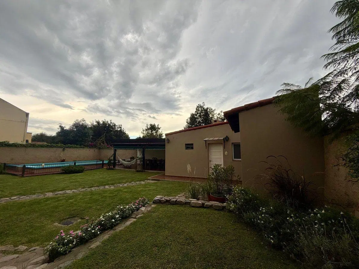 ALQUILER CASA 4 DORMITORIOS EN SAN LORENZO SALTA 5