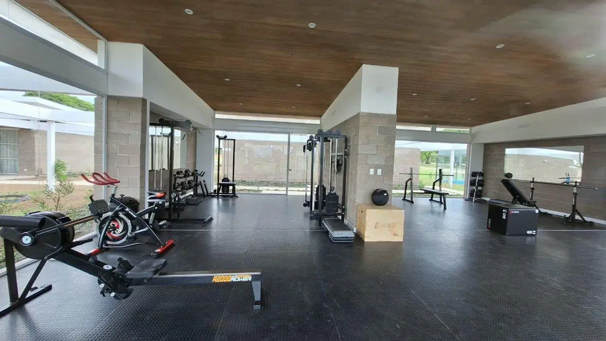 VENTA TERRENO EXCLUSIVO EN LA ARBOLADA 5