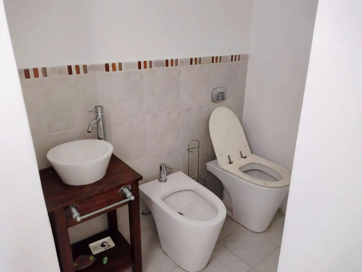 VENTA CASA 4 AMBIENTES METAN LEANDRO ALEM OESTE 5