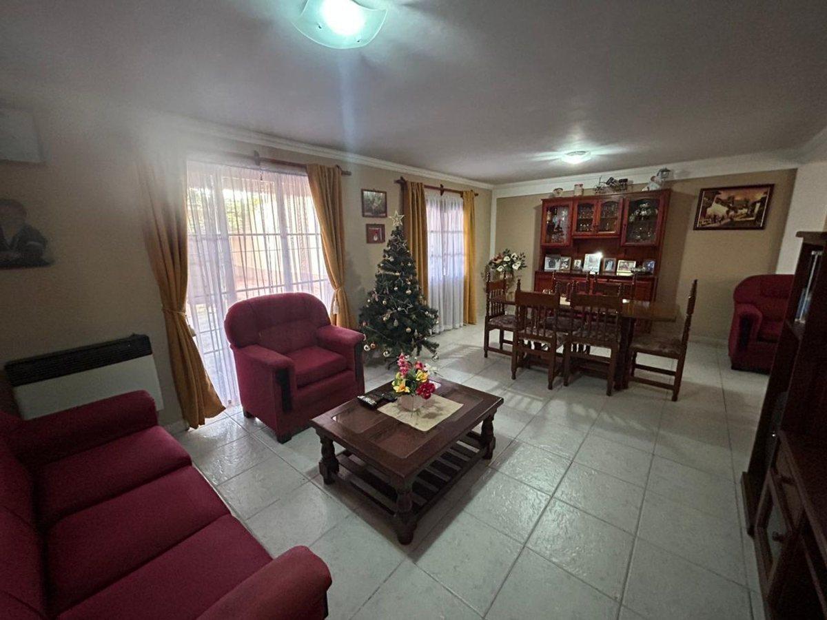 VENTA CASA ZONA SUR CAMINO A LA ISLA 6 DORMITORIOS