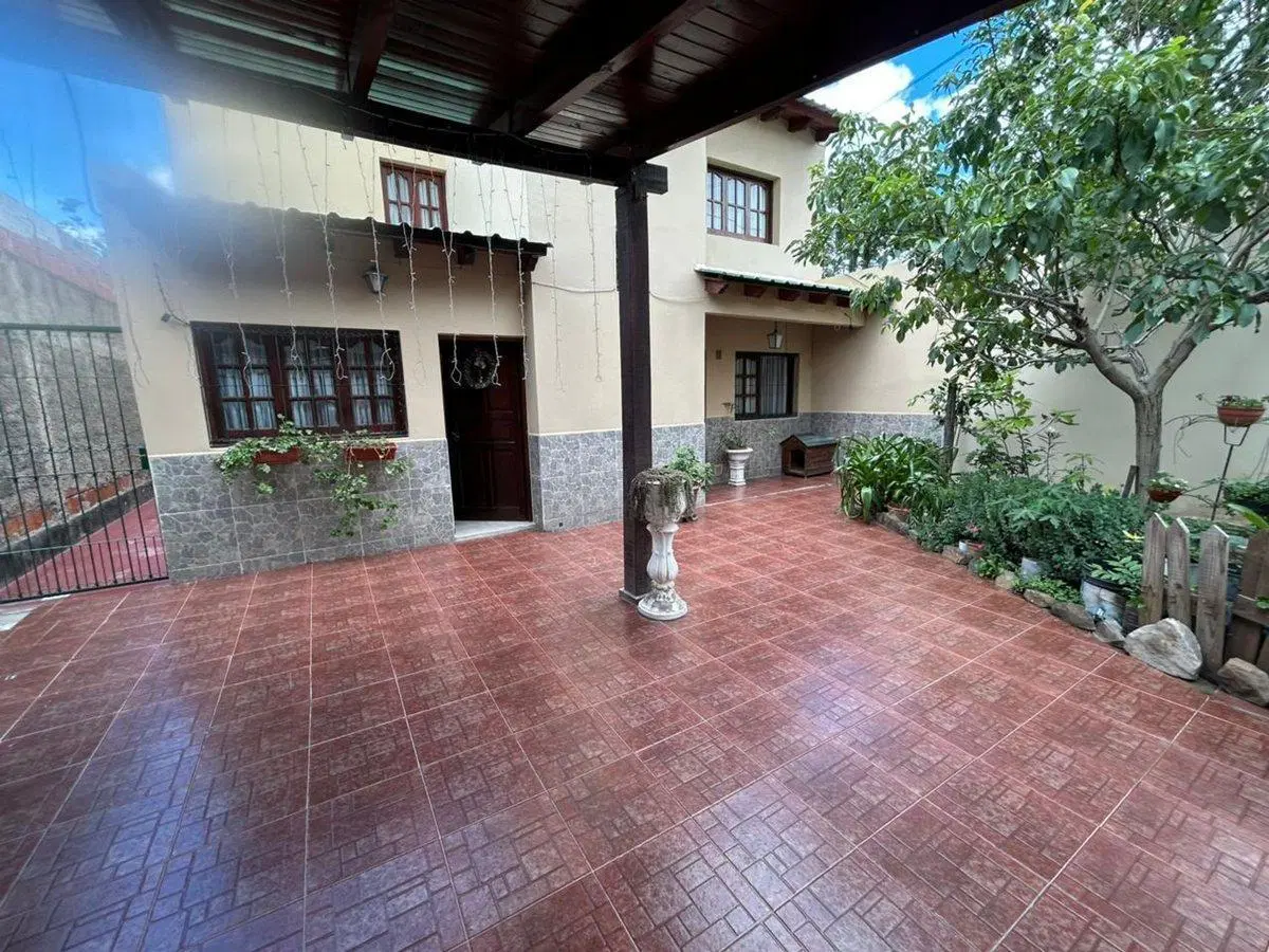 VENTA CASA ZONA SUR CAMINO A LA ISLA 6 DORMITORIOS 3