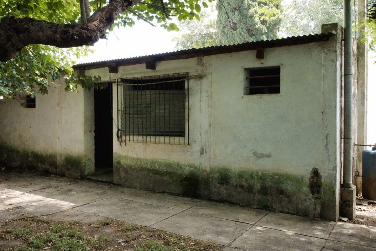 VENTA CASA METÁN: TERRENO CON CASA A REFACCIONAR 3