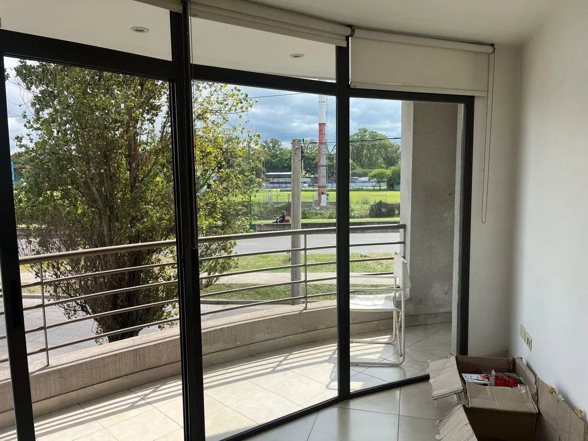 VENTA OFICINA DE 55 M2 FRENTE AL POPEYE ZONA NORTE 3