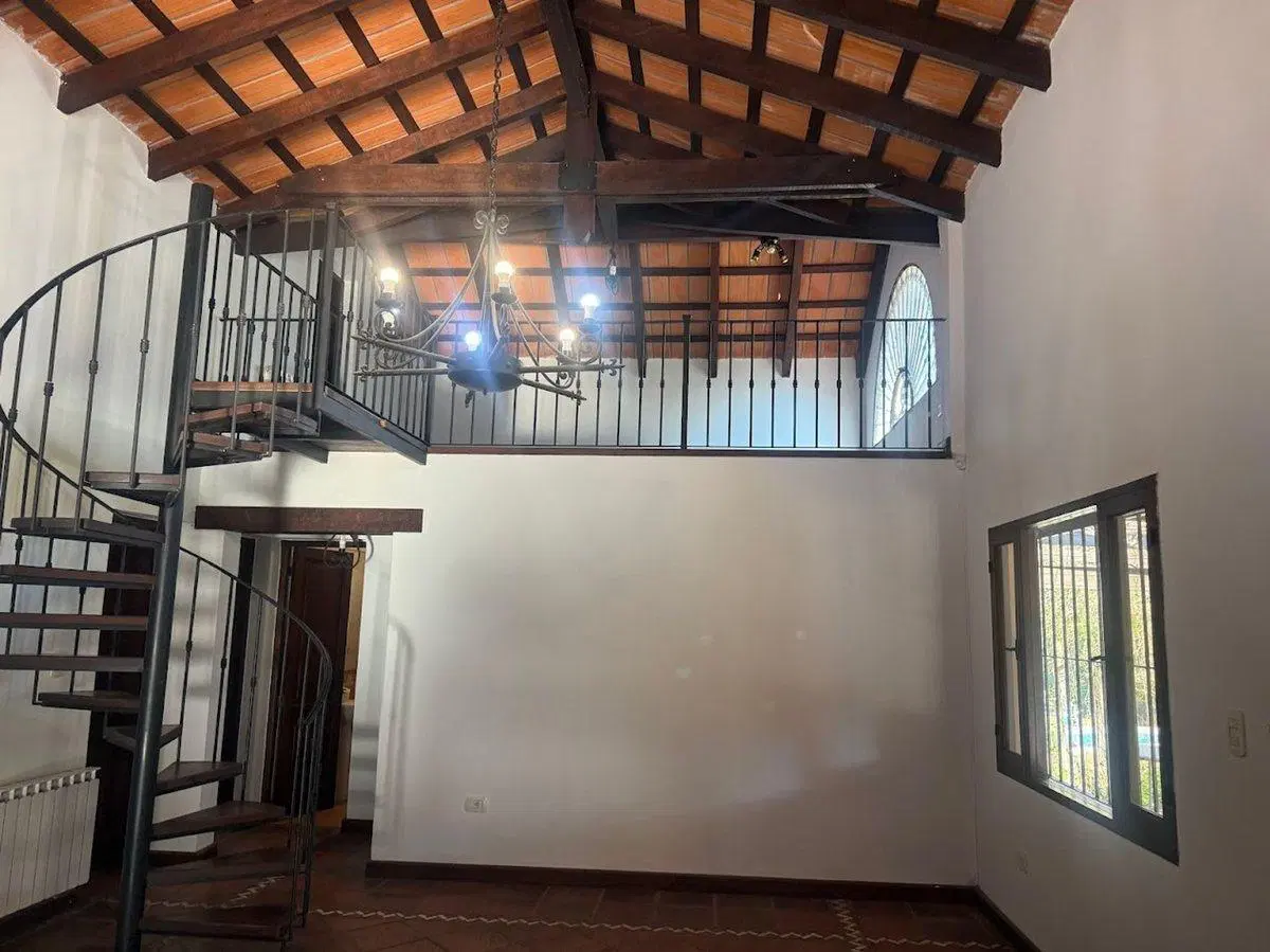 VENTA EXC CASA EN VAQUEROS, PILETA, QUINCHO Y JARD 4