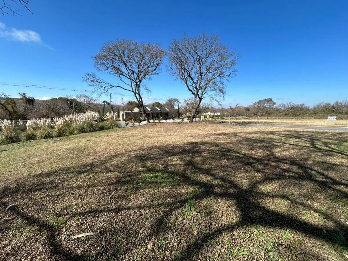 VENTA TERRENO EN BARRIO CERRADO EL RETIRO 1006M2 2