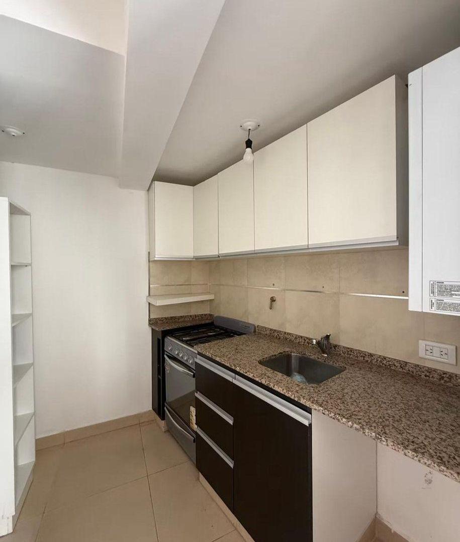 Foto de VENTA DEPARTAMENTO ZONA MACROCENTRO 1 DORM BALCÓN, imagen 5