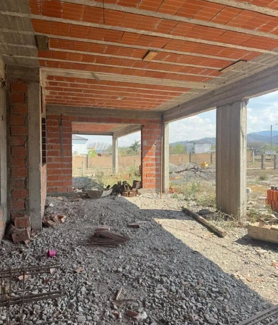 VENTA CASA EN CONSTRUCCION LAS QUINTAS SL CHICO 5