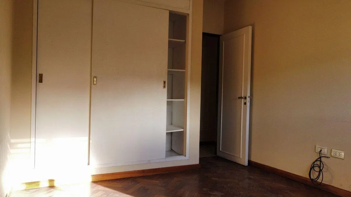 VENTA DEPARTAMENTO MICROCENTRO 4 DORM CON COCHERAS 4