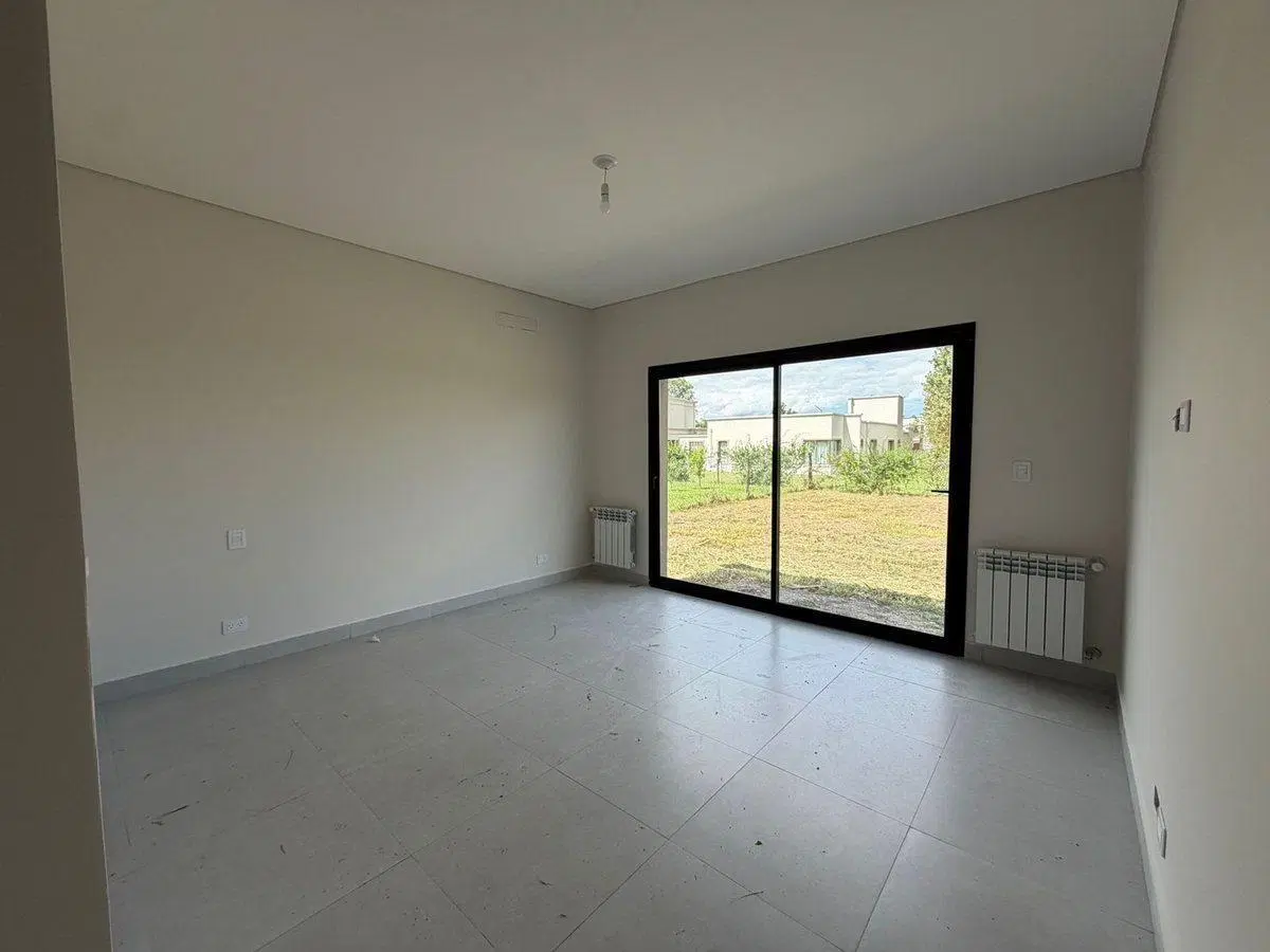VENTA CASA 3 DORMITORIOS JARDINES DE SAN LORENZO 5