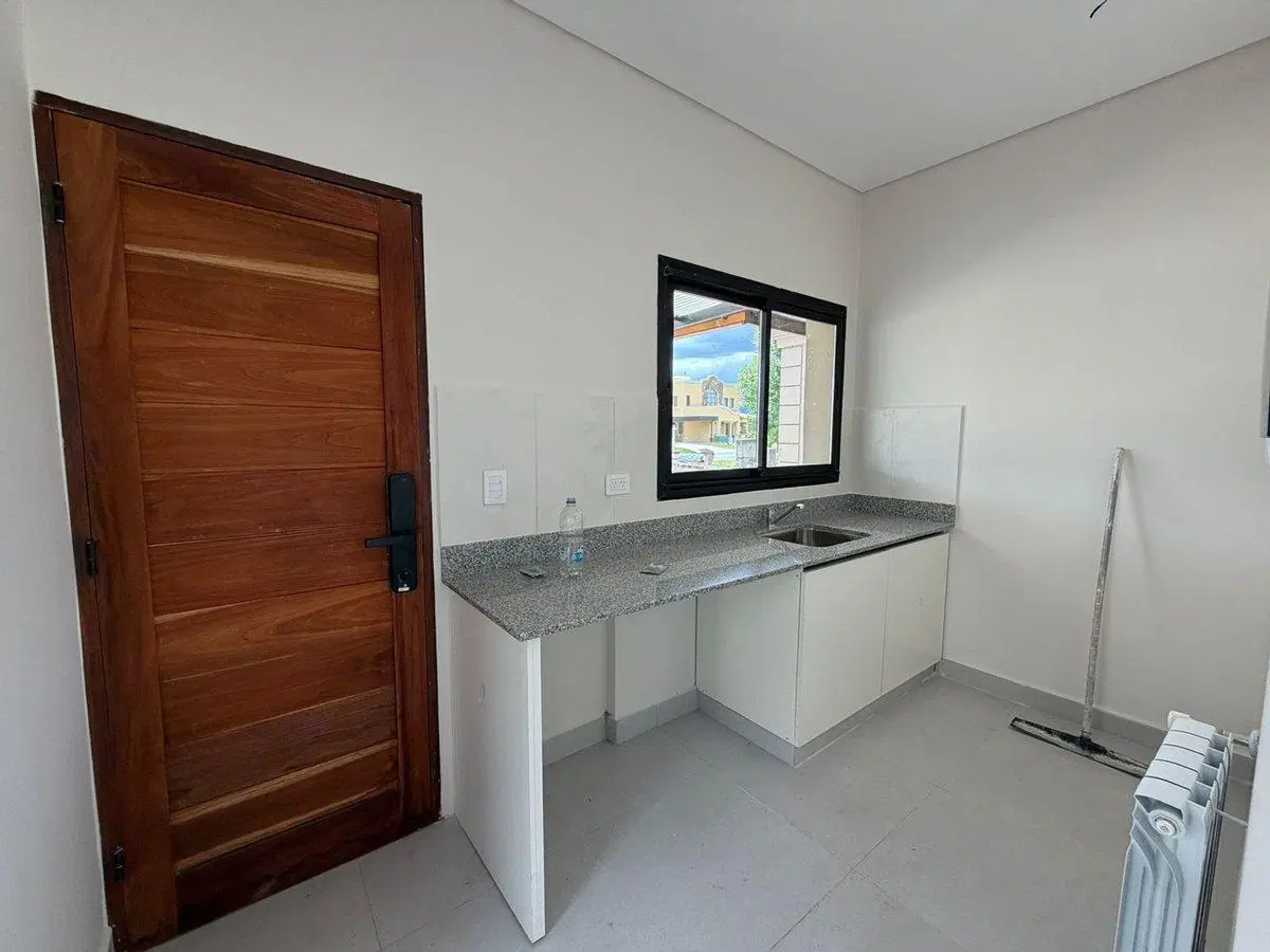 VENTA CASA 3 DORMITORIOS JARDINES DE SAN LORENZO 4