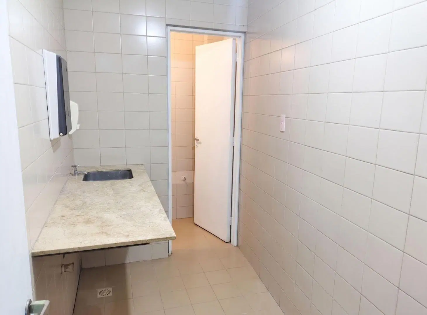 VENTA OFICINA CON COCHERA - GALERÍA CERVERA IV 4