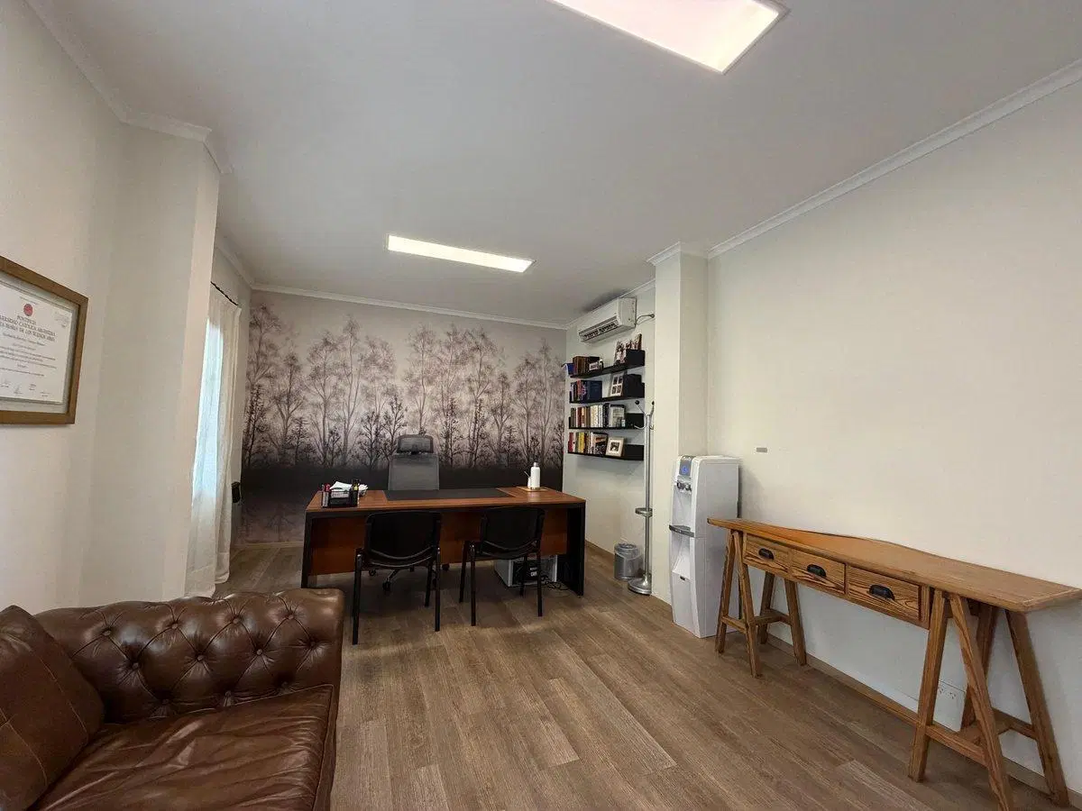 VENTA CASA PARA OFICINAS MACROCENTRO 2