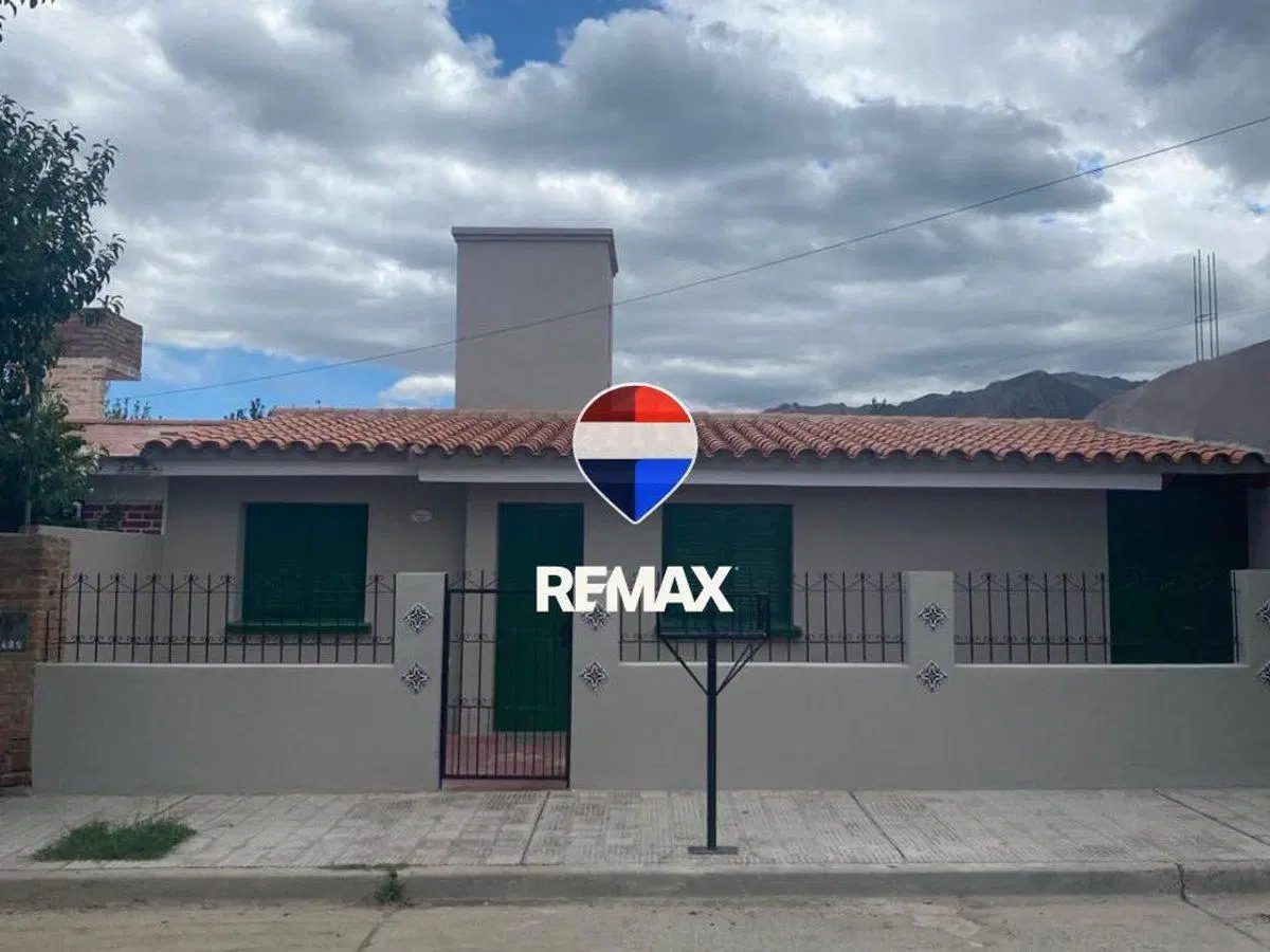 VENTA CASA CAFAYATE CENTRO 5 DORMITORIOS 4