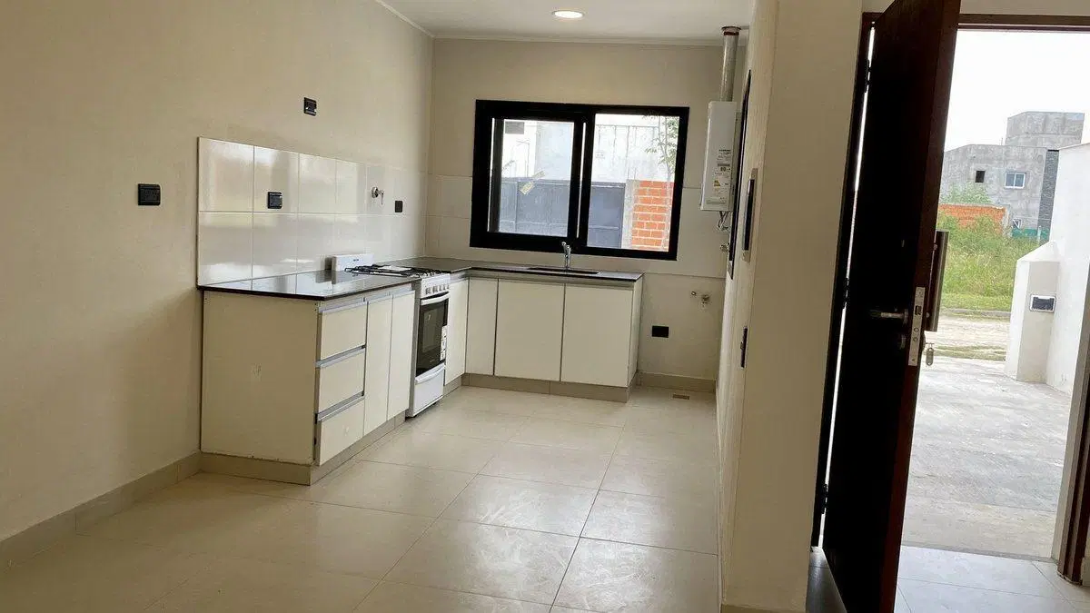 VENTA DUPLEX A ESTRENAR EN URB. VIA AURELIA 5