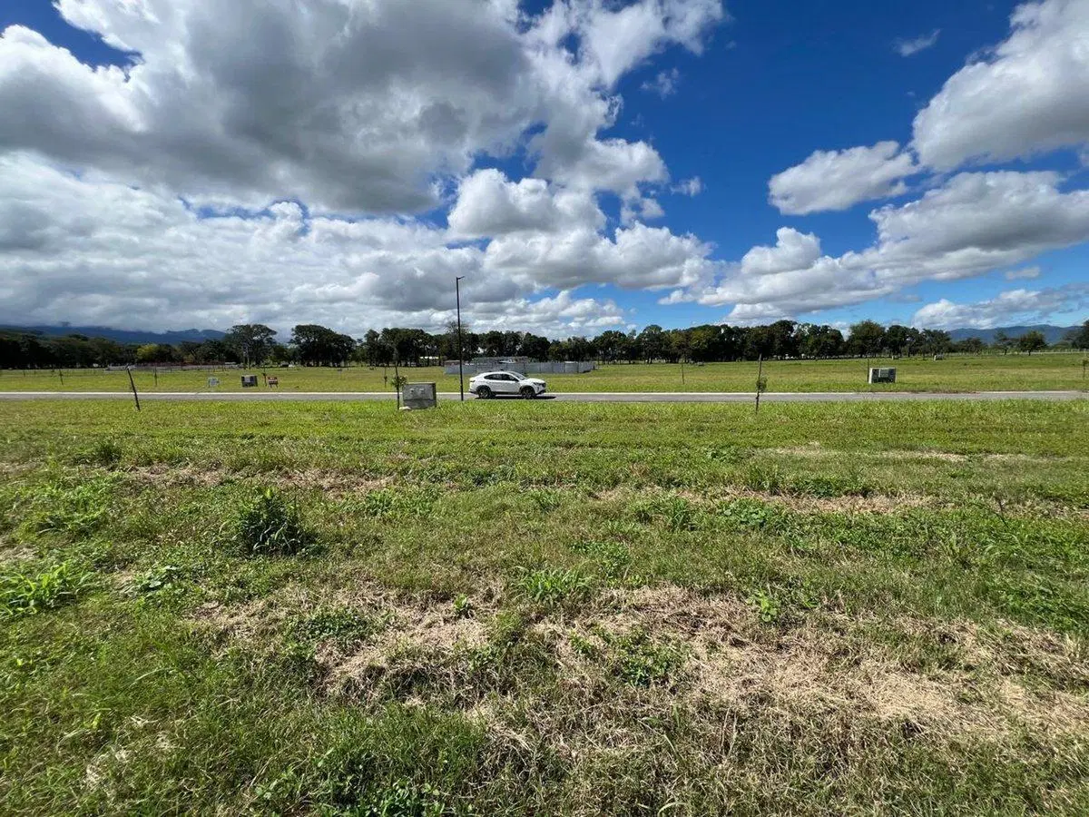 TERRENO EN VENTA EN LA ARBOLADA - CIRCUNV OESTE 3